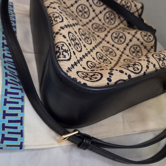 $598 Tory Burch T Monogram Bell Bag Black/Tan - Picture 3 of 9